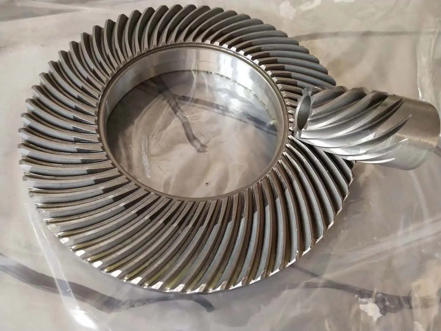 Spiralformet konisk tandhjulspar poleret